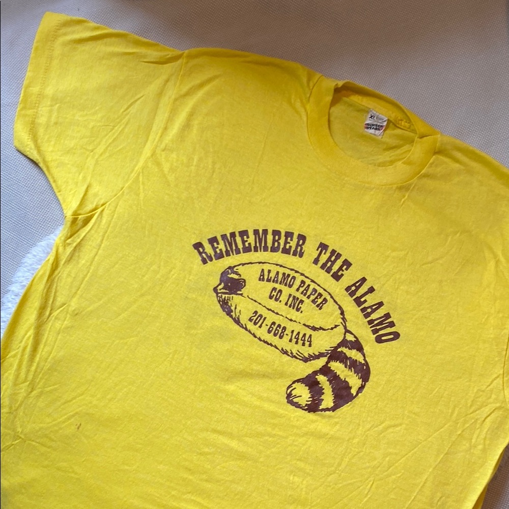 Vintage yellow Texas, Alamo, Armadillo Graphic T-Shirt
